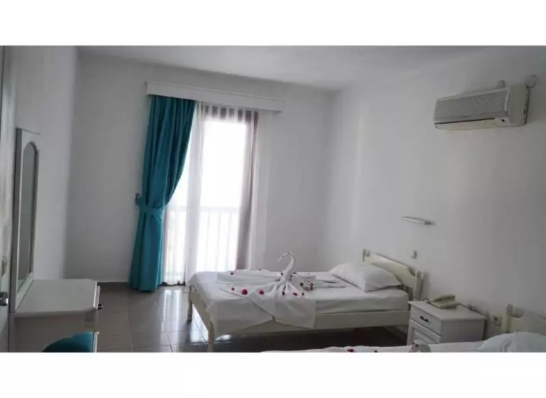 اتاق خانوادگی با سرویس بهداشتی مشترک, Gumbet Cove