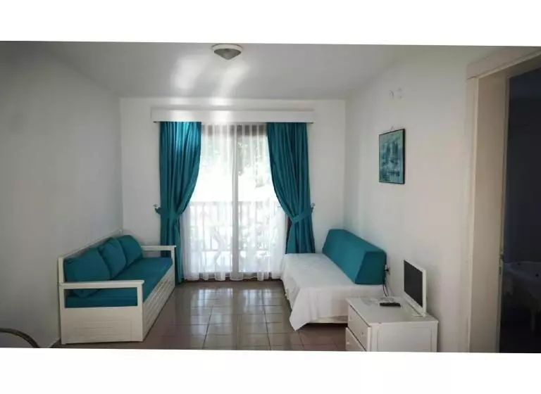 اتاق خانوادگی با سرویس بهداشتی مشترک, Gumbet Cove