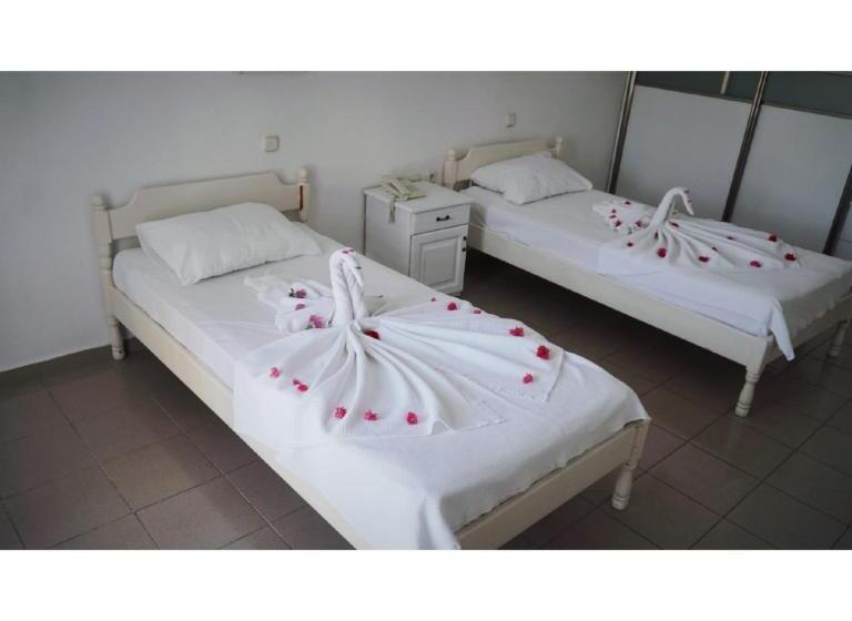 غرفة عائلية حمام مشترك, Gumbet Cove