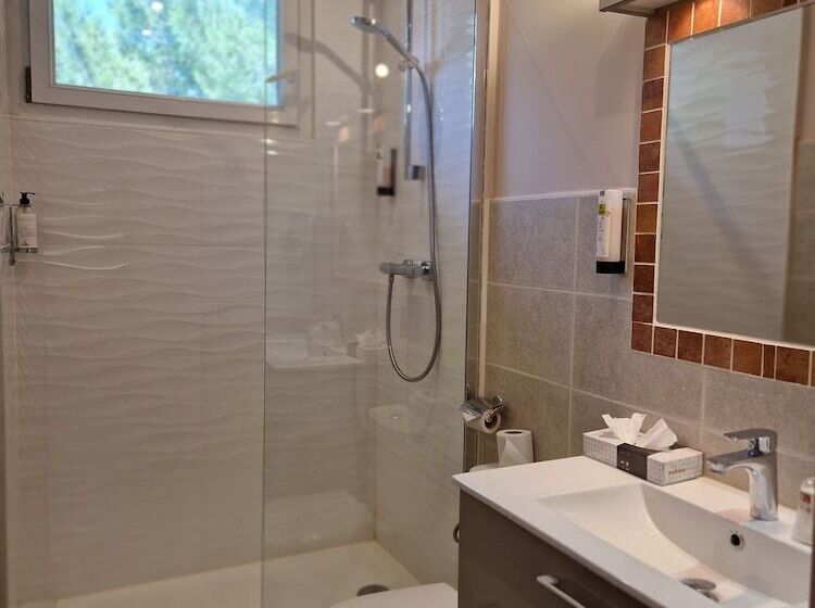 수피리어 트리플 룸, Logis Vignes Blanches Hôtel Cosy Et Restaurant De Terroir