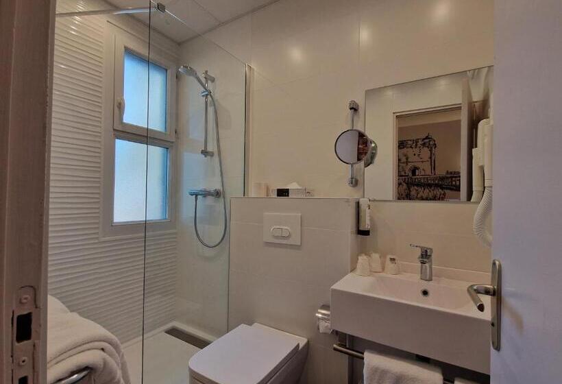 스탠다드 트리플 룸, Logis Vignes Blanches Hôtel Cosy Et Restaurant De Terroir