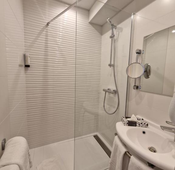 스탠다드 트리플 룸, Logis Vignes Blanches Hôtel Cosy Et Restaurant De Terroir