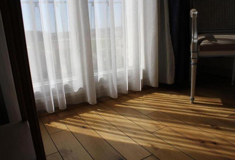 스탠다드 트리플 룸, Logis Vignes Blanches Hôtel Cosy Et Restaurant De Terroir