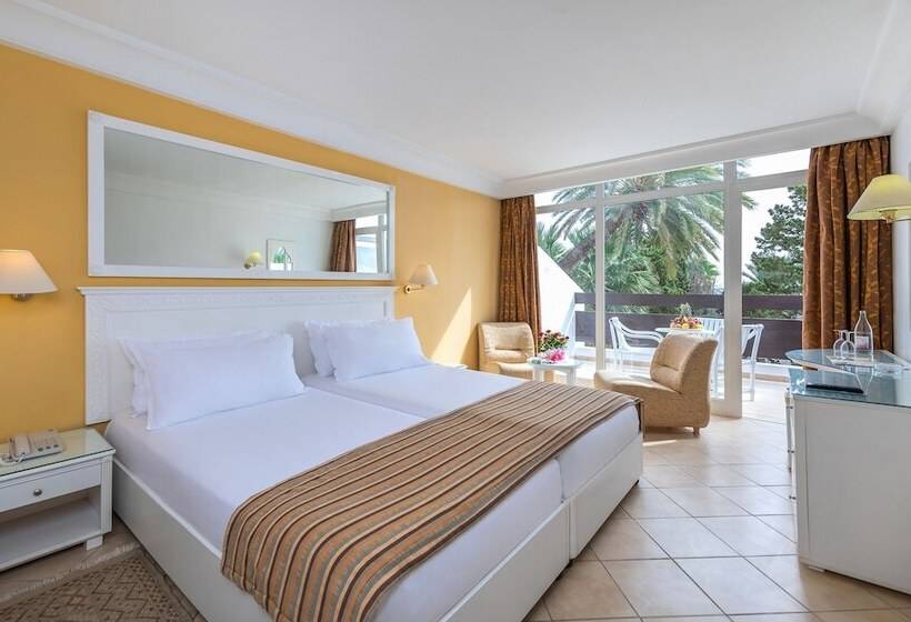 اتاق استاندارد سه نفره, Marhaba Salem