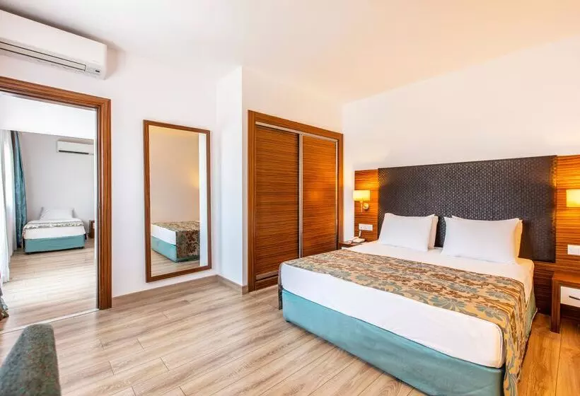 Perhehuone, Palm Wings Beach Resort & Spa Kusadasi All Inclusive