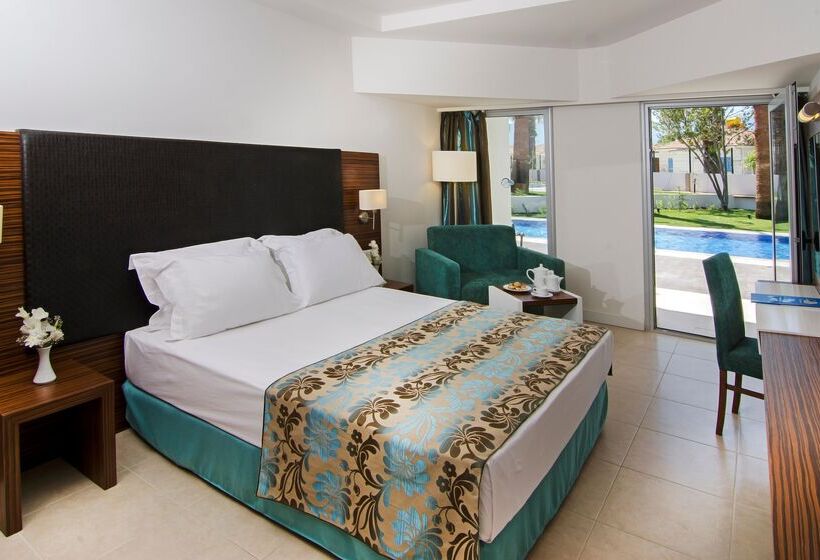 Standard swim-up room, Palm Wings Beach Resort & Spa Kusadasi All Inclusive