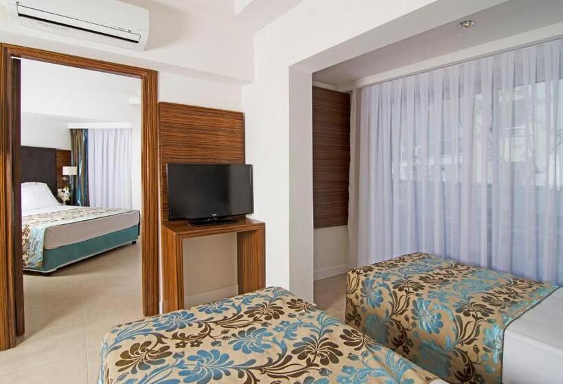 패밀리 룸, Palm Wings Beach Resort & Spa Kusadasi All Inclusive