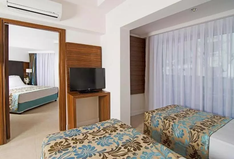 Perhehuone, Palm Wings Beach Resort & Spa Kusadasi All Inclusive