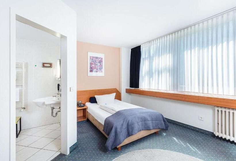 غرفة قياسية فردية, Servatius