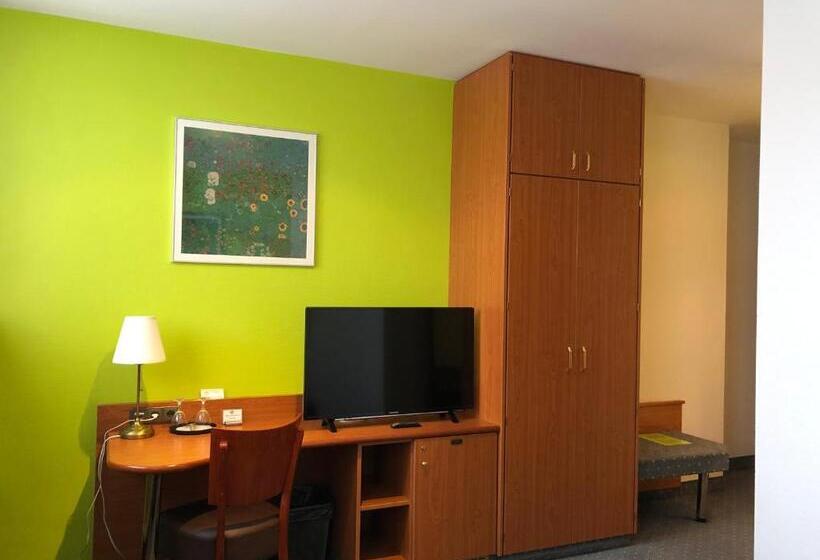 غرفة قياسية فردية, Servatius