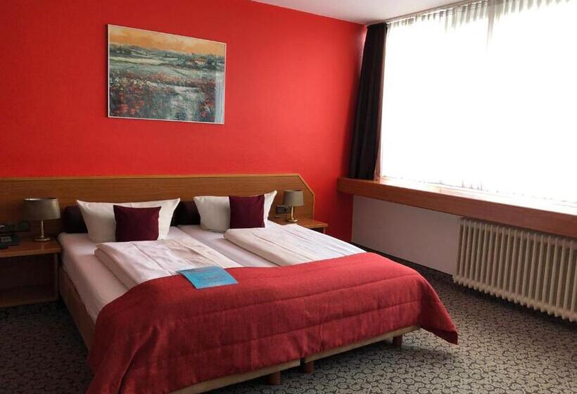 غرفة قياسية, Servatius