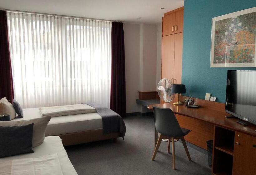 غرفة قياسية, Servatius