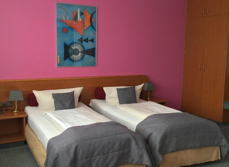 غرفة قياسية, Servatius