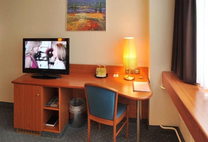 غرفة قياسية فردية, Servatius