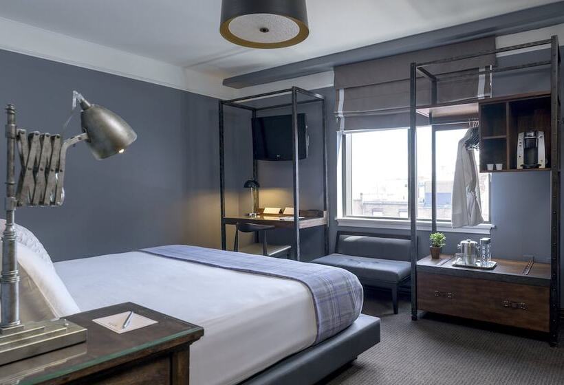 חדר קלאסי, The Boxer