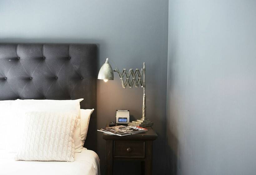 חדר קלאסי, The Boxer