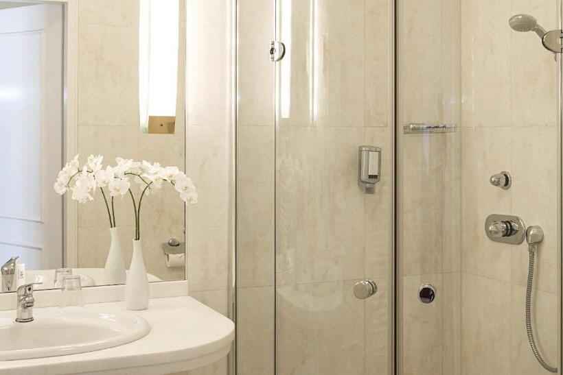 디럭스 룸, Victor S Residenz Hotel Erfurt