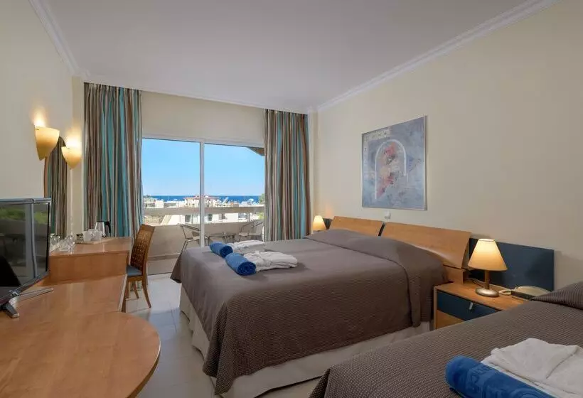 اتاق سوپریور با چشم‌انداز باغ, Sun Beach Resort