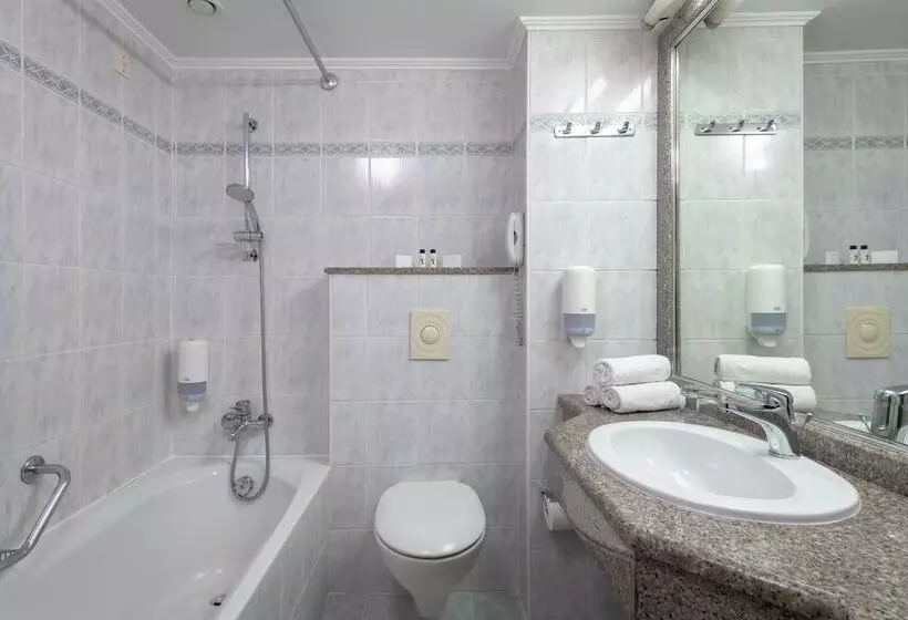 اتاق سوپریور با چشم‌انداز باغ, Sun Beach Resort