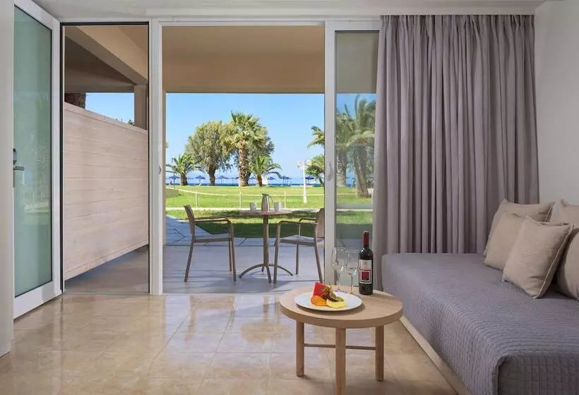 Family flat with sea view, Sun Beach Resort