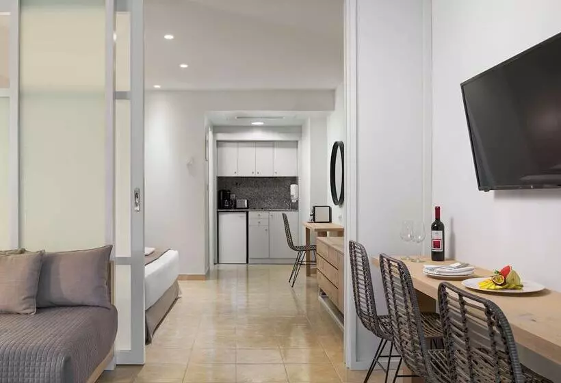 Family flat with sea view, Sun Beach Resort