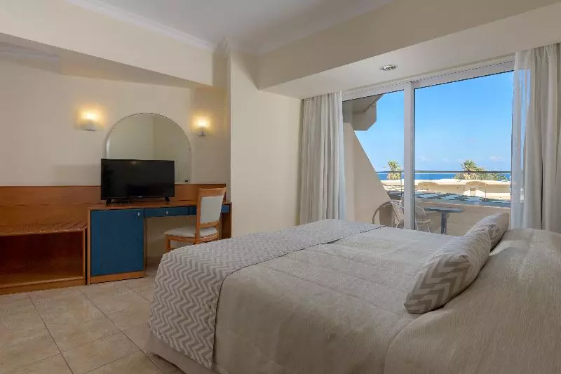 استودیوی استاندارد با چشم‌انداز دریا, Sun Beach Resort