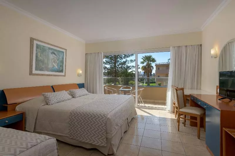 استودیو استاندارد با چشم‌انداز باغ, Sun Beach Resort
