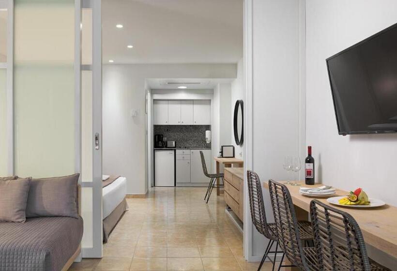 Family flat with sea view, Sun Beach Resort