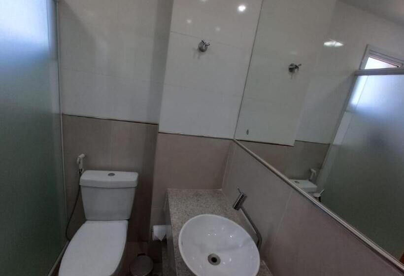 Chambre Supérieure Individuelle, Manacá