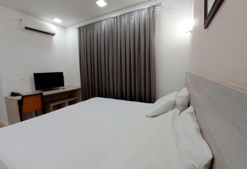 Chambre Supérieure Individuelle, Manacá