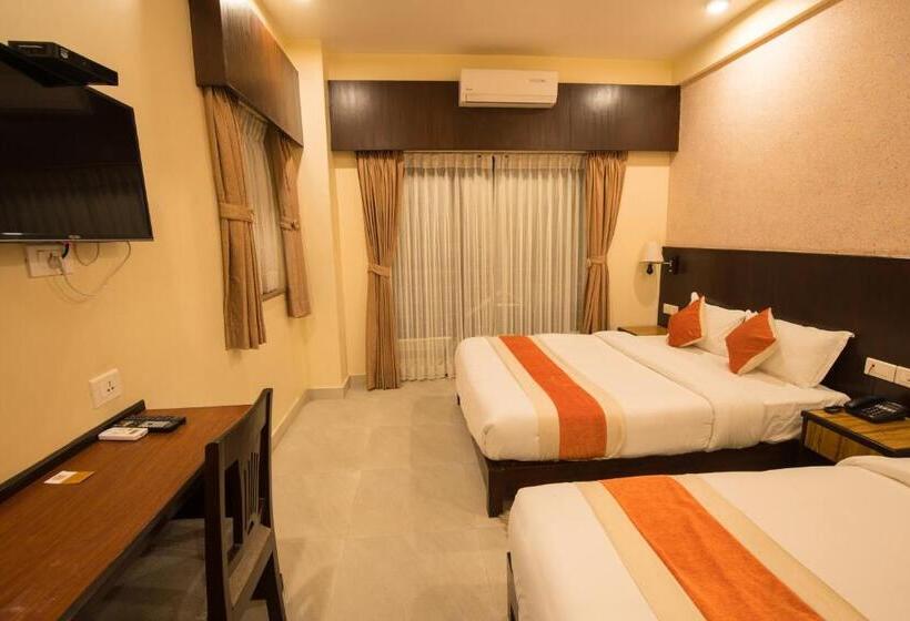 اتاق لوکس خانوادگی, Shaara