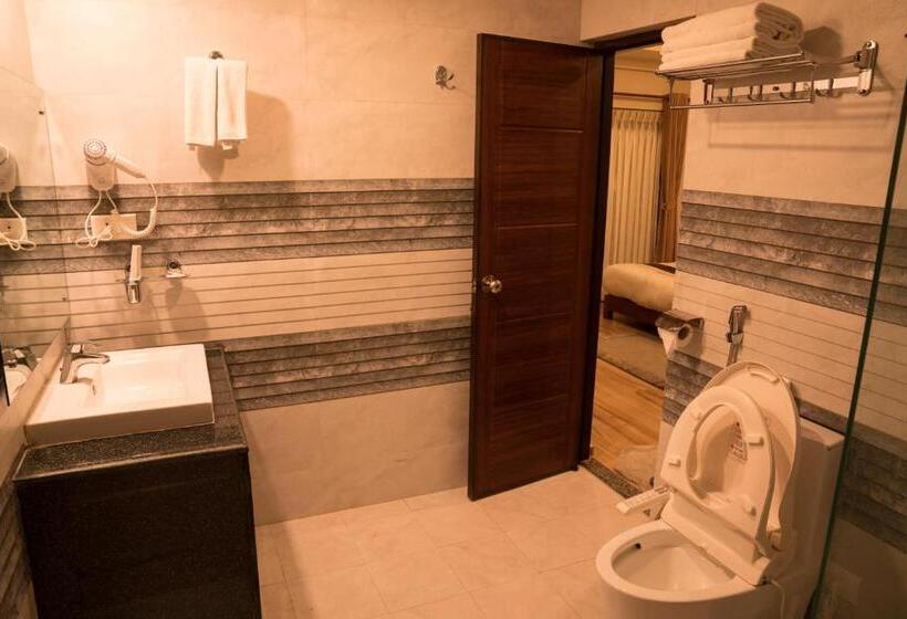 اتاق سوپریور, Shaara