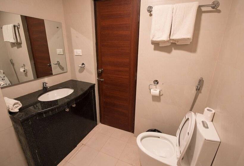 اتاق لوکس, Shaara