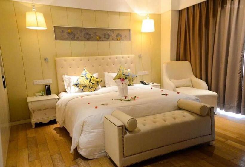 스탠다드 룸 킹사이즈 침대, Wyndham Garden Lingshui