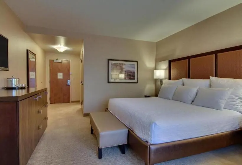 キングサイズベッドのスタンダードルーム, The Inn At Charles Town / Hollywood Casino