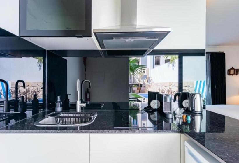 سوییت جونیور با چشمانداز استخر, Maison Cabral