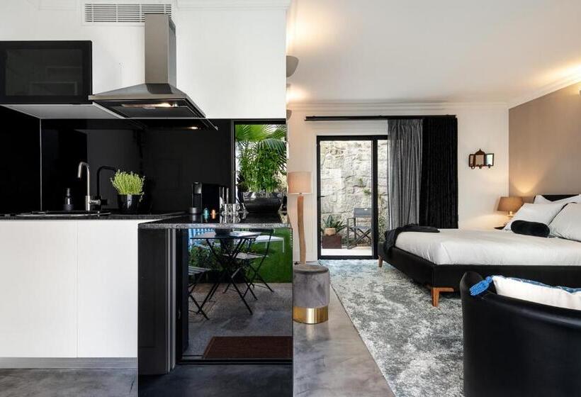 سوییت جونیور با چشمانداز استخر, Maison Cabral