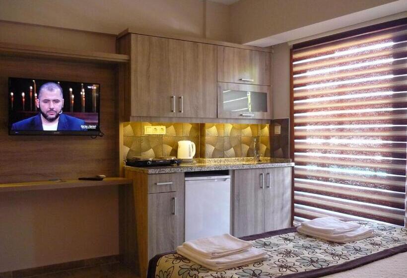 اتاق لوکس با بالکن, Street61 Apart