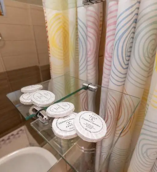 اتاق لوکس سه تخته, Guesthouse Rose