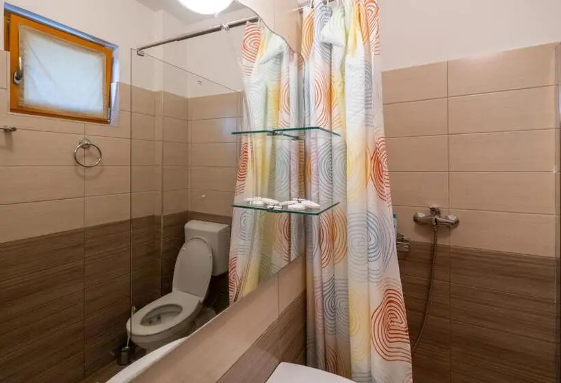 اتاق لوکس سه تخته, Guesthouse Rose