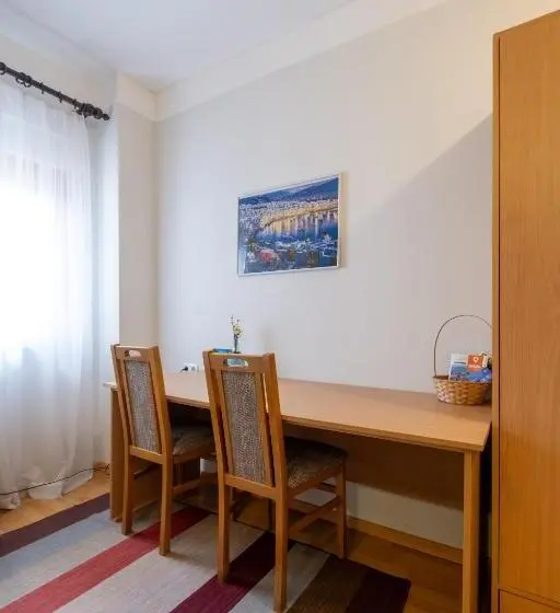 اتاق لوکس, Guesthouse Rose