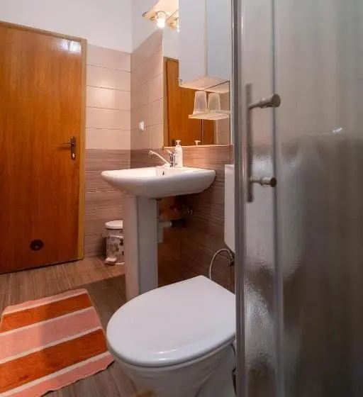 اتاق لوکس, Guesthouse Rose