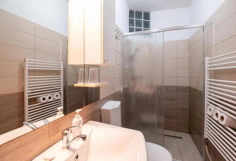 اتاق لوکس, Guesthouse Rose