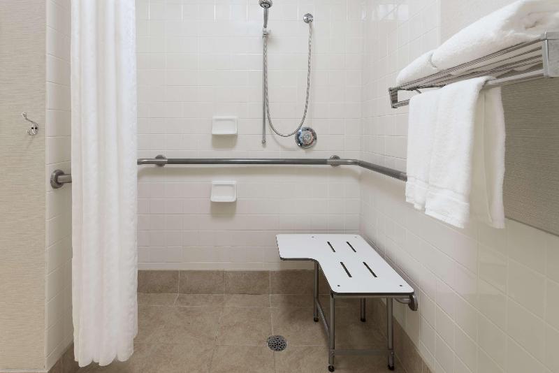 Engelliler için Büyük Çift Kişilik Yataklı Standart Oda, Homewood Suites By Hilton Raleigh Durham Ap/research Triangle