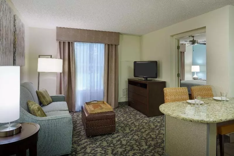 身障者適用キングサイズベッドルーム, Homewood Suites By Hilton Raleigh Durham Ap/research Triangle