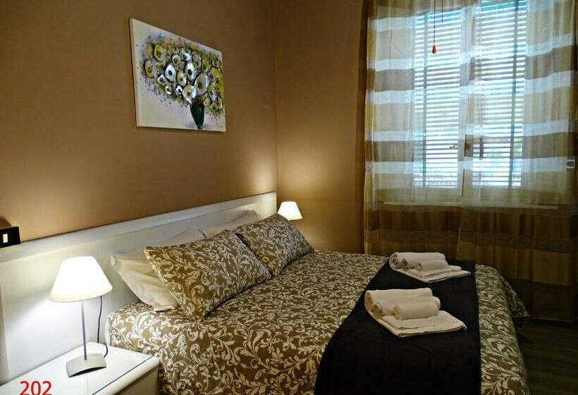 اتاق استاندارد با سرویس بهداشتی مشترک, Affittacamere Arancio