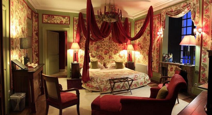 جناح جونيور, Chateau Des Briottieres