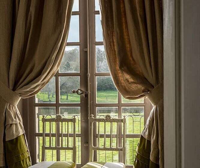 غرفة قياسية, Chateau Des Briottieres