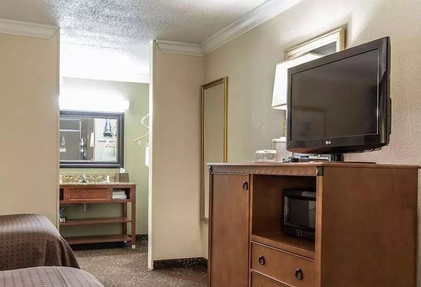 ２ダブルベッドのスタンダードルーム, Clarion Inn Morgan City