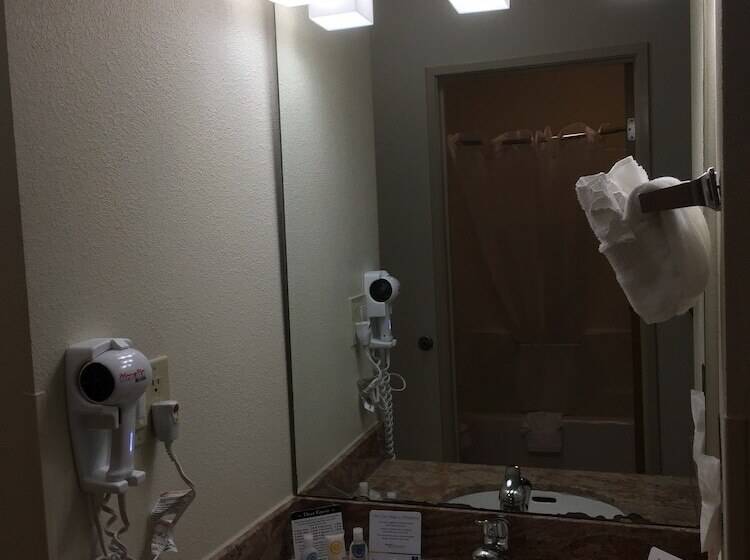 חדר סטנדרט שתי מיטות זוגיות, Comfort Inn East